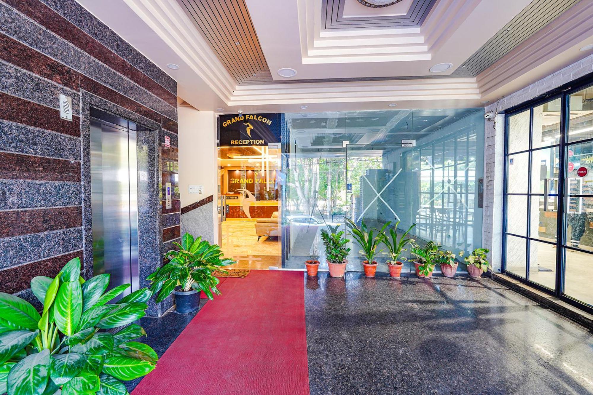 Fabhotel Grand Falcon Bengaluru Zewnętrze zdjęcie